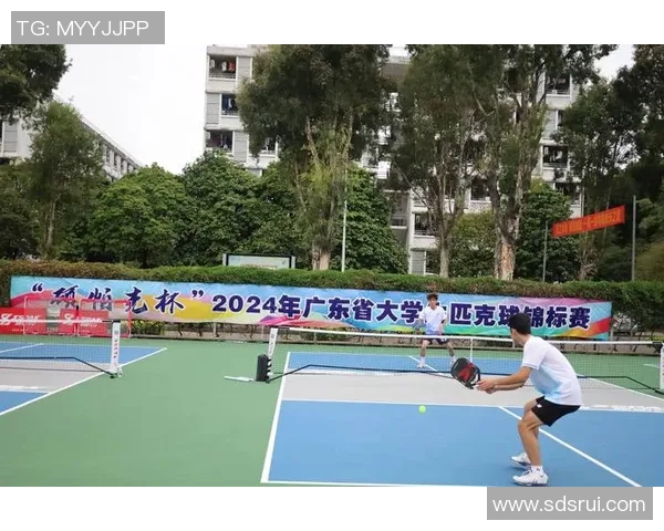 西安羽毛球队中路突破战术解析与实战应用探讨